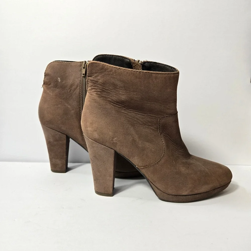 Trudy Taupe Leather Block Heel Platform Ankle Boots Womens 10 Almond Toe Zip